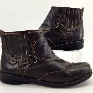 CLARKS LEATHER BOOTIES
